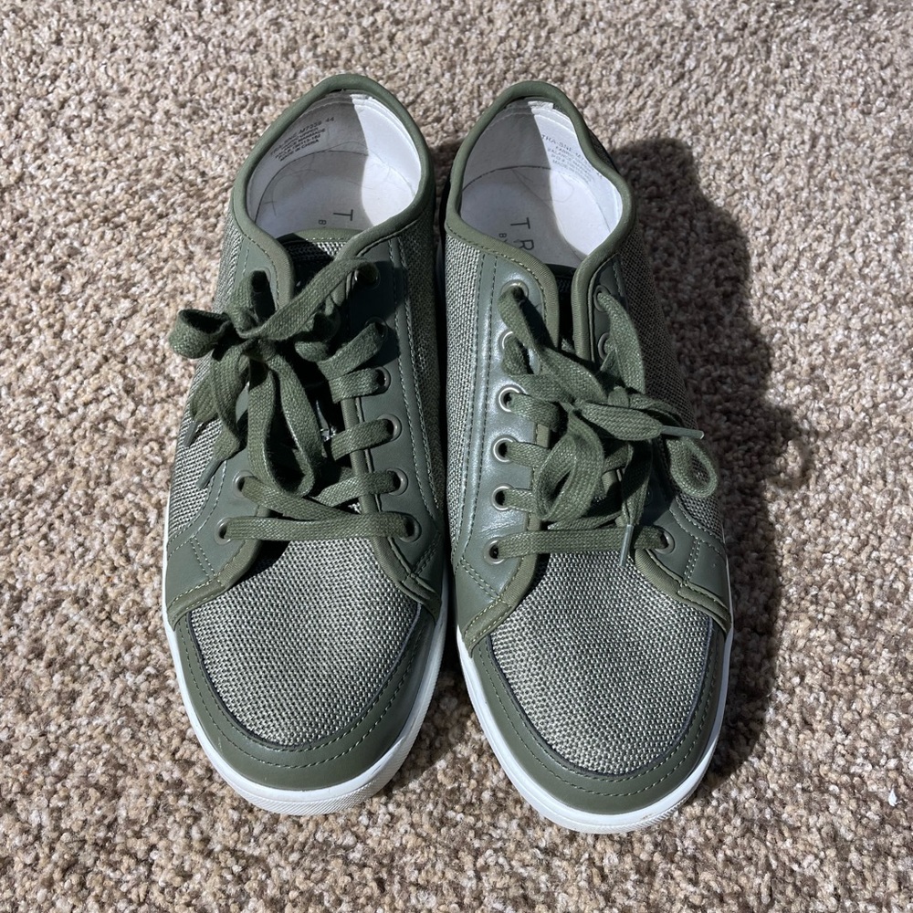 TRAQ sneakers